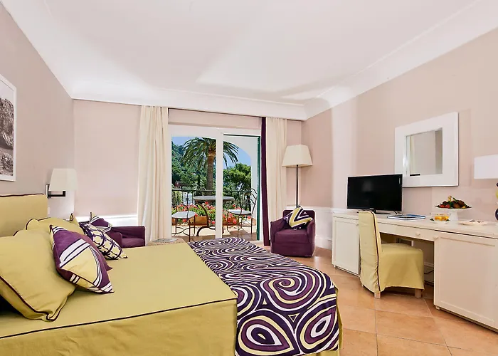 Della Piccola Marina 4* קאפרי