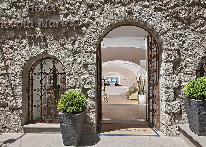 Della Piccola Marina 4* קאפרי